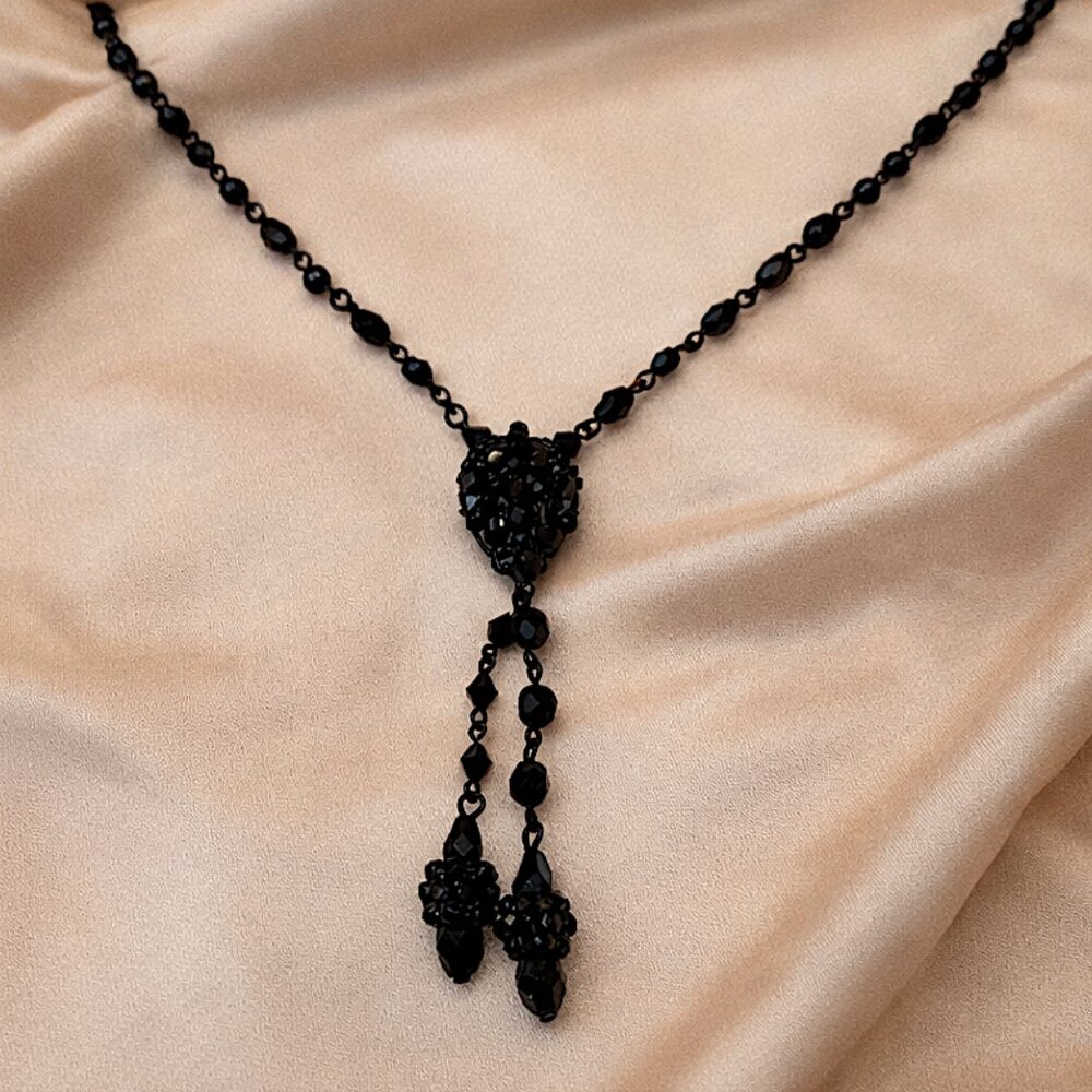VTG Signed Liz Claiborne Black Faceted Beaded Lariat Flapper Sautoir Necklace